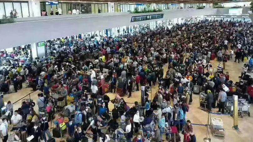 马尼拉机场人满为患.jpg