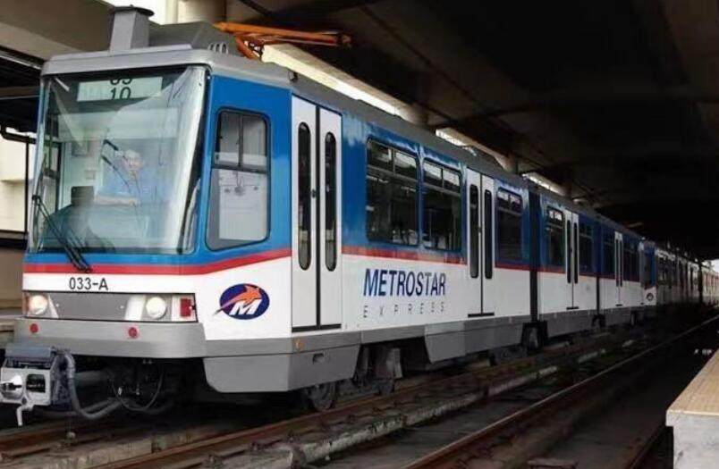 菲律宾大岷电车MRT-3.jpg